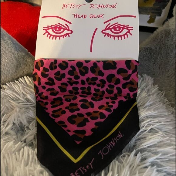Pink cheetah leopard betsey johnson. Headgear mask/bandanna/headband scarf - Picture 1 of 3